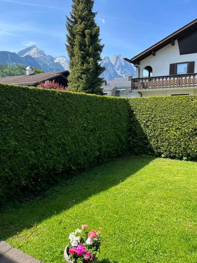 Doppelhaushaelfte Zugspitzblick Mit Privatem Garten Garmisch-Partenkirchen Tyskland